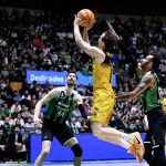 La Laguna Tenerife cede en la pista del Joventut (10)