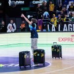 Iberia Express se vuelca con La Laguna Tenerife y su afición (6)