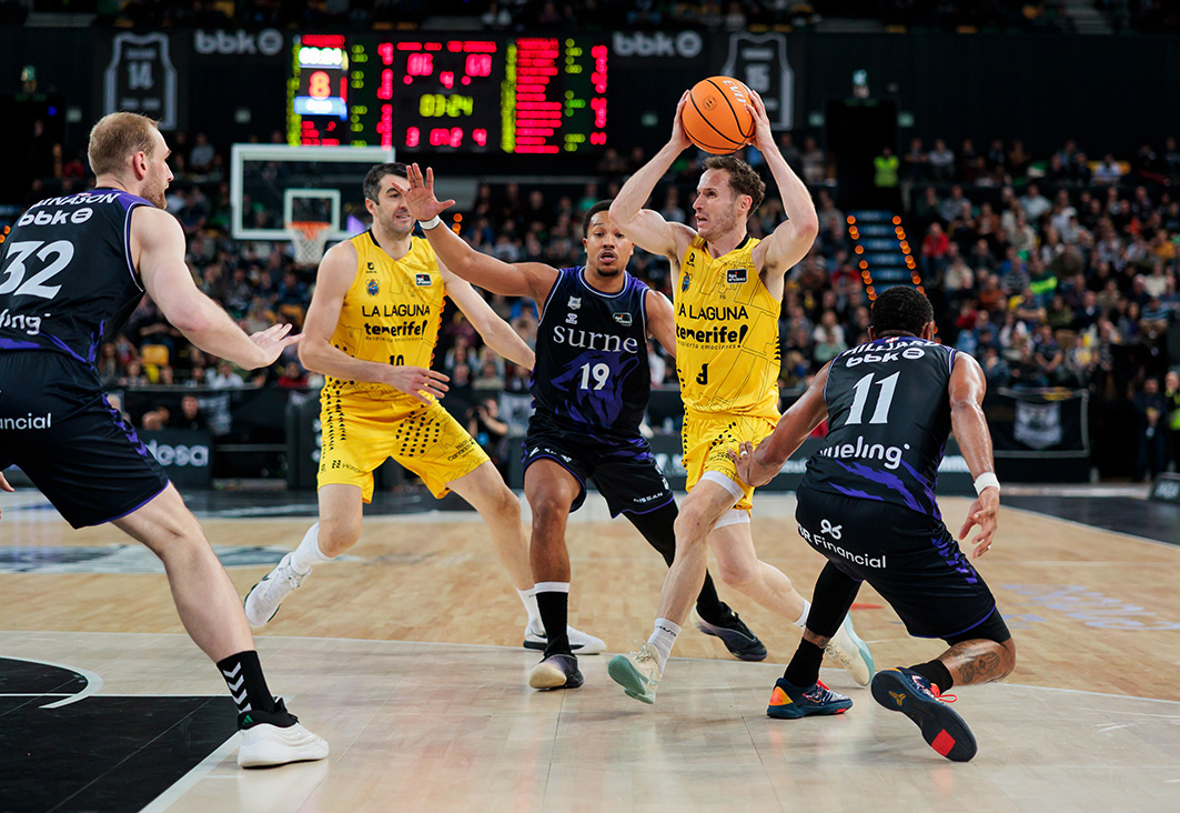 Imagen de La Laguna Tenerife cae en Bilbao