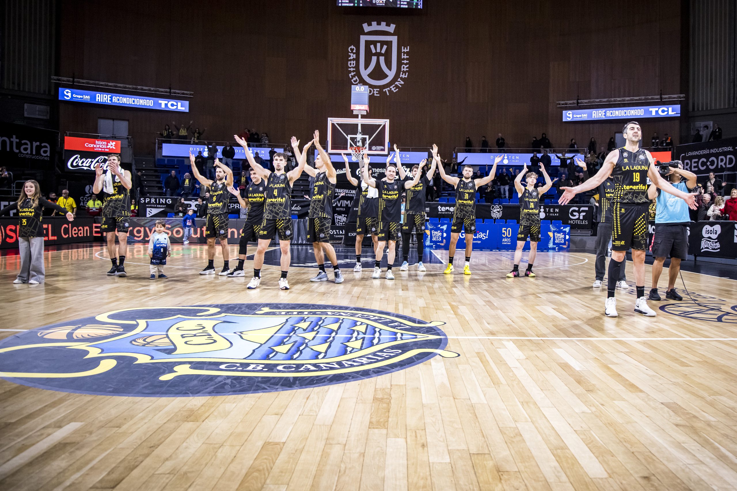 Imagen de La Laguna Tenerife recupera su mejor versión para superar a un buen Nymburk