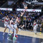 La Laguna Tenerife tumba al Baskonia y festeja su undécima alegría liguera (11)