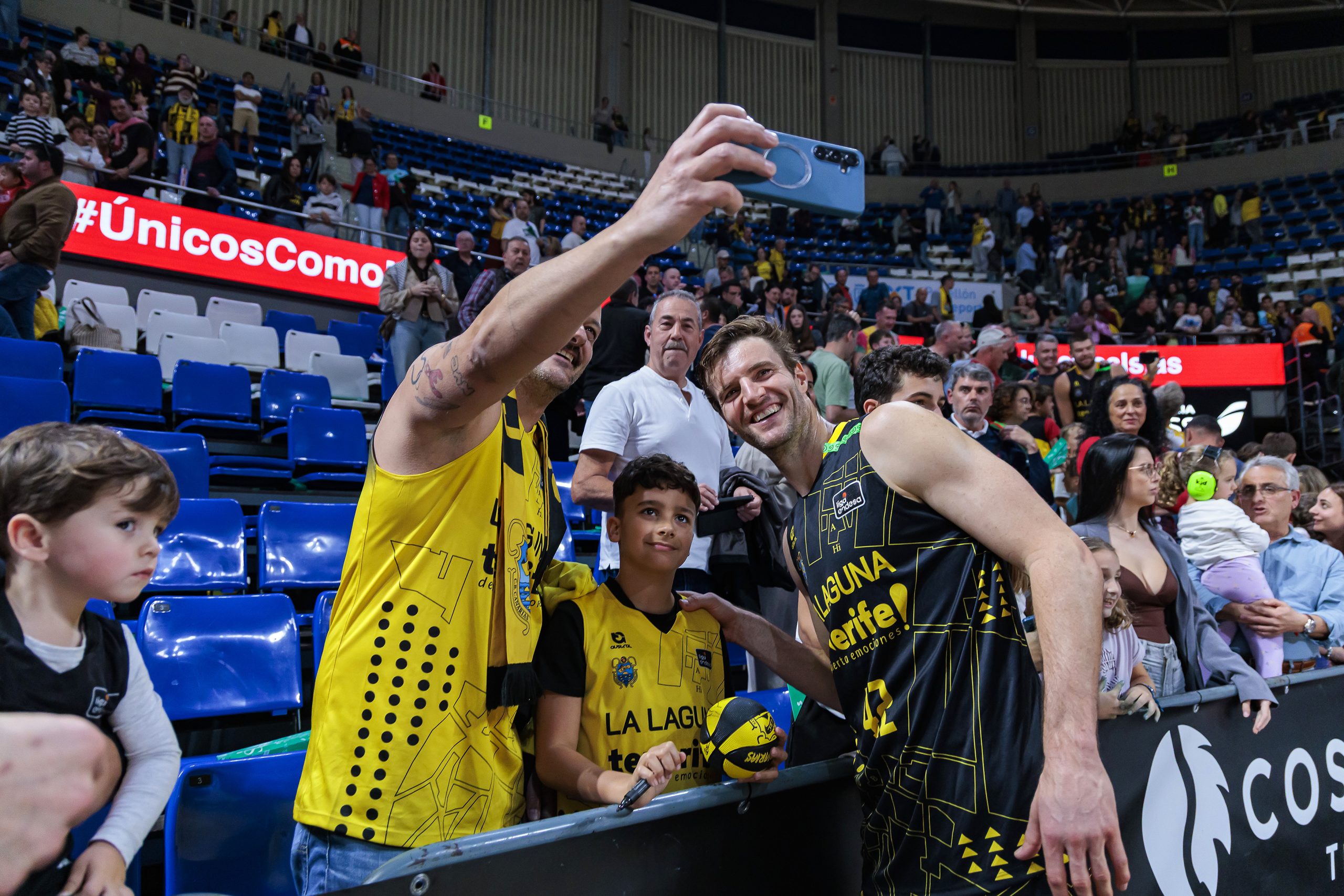 Ir a la noticia Sonrisas en aurinegro