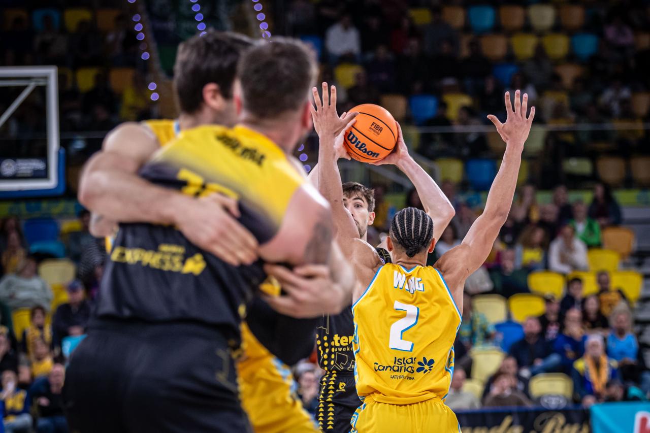 Imagen de La Laguna Tenerife cae en Gran Canaria