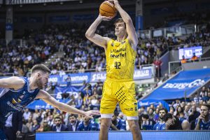 Cae en Burgos tras pelear hasta el final (9)