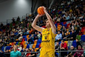 Trabajada victoria en Praga para festejar la tercera alegría en el Top 16 (1)