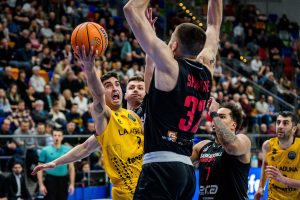 Trabajada victoria en Praga para festejar la tercera alegría en el Top 16 (2)