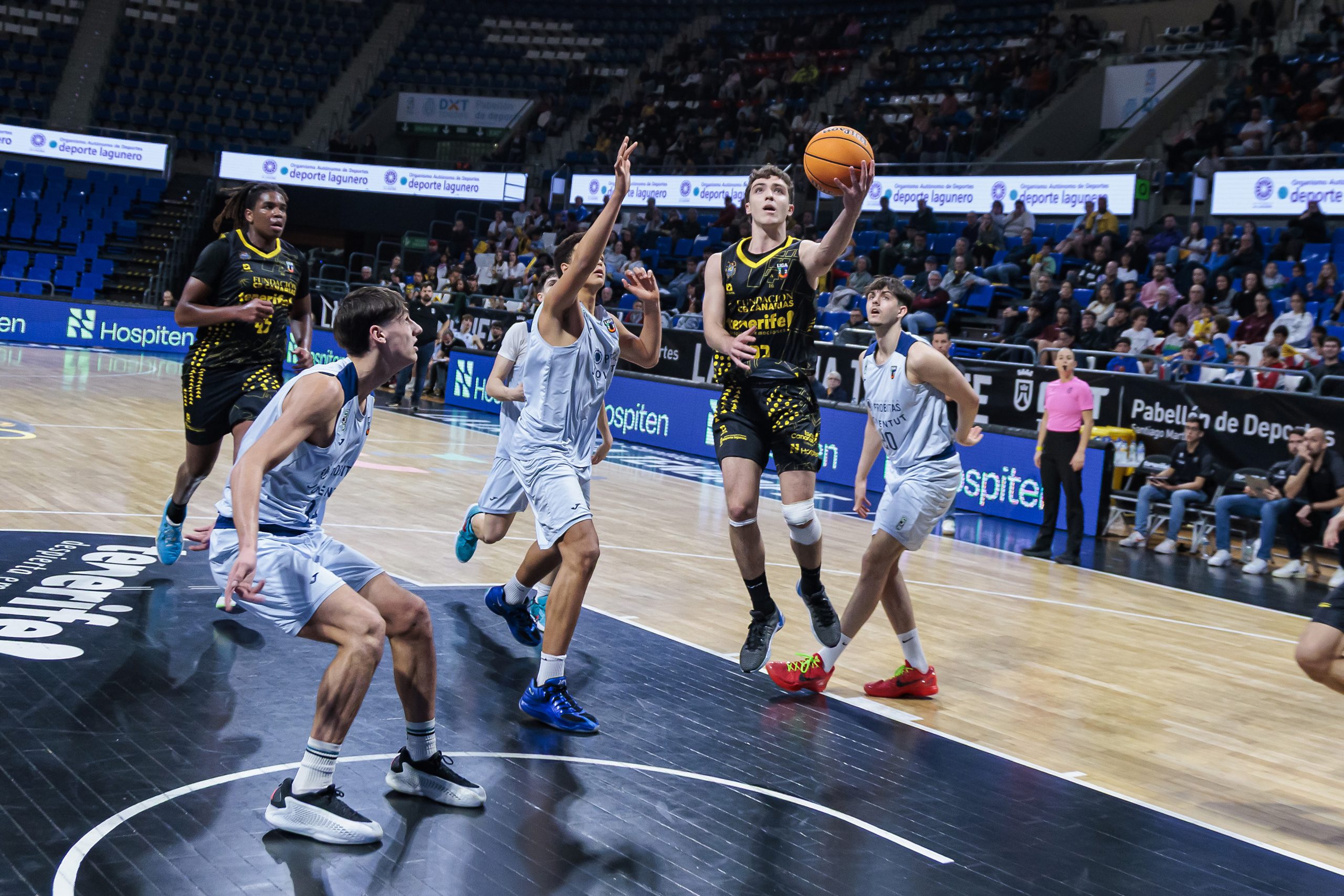 Ir a la noticia A las puertas