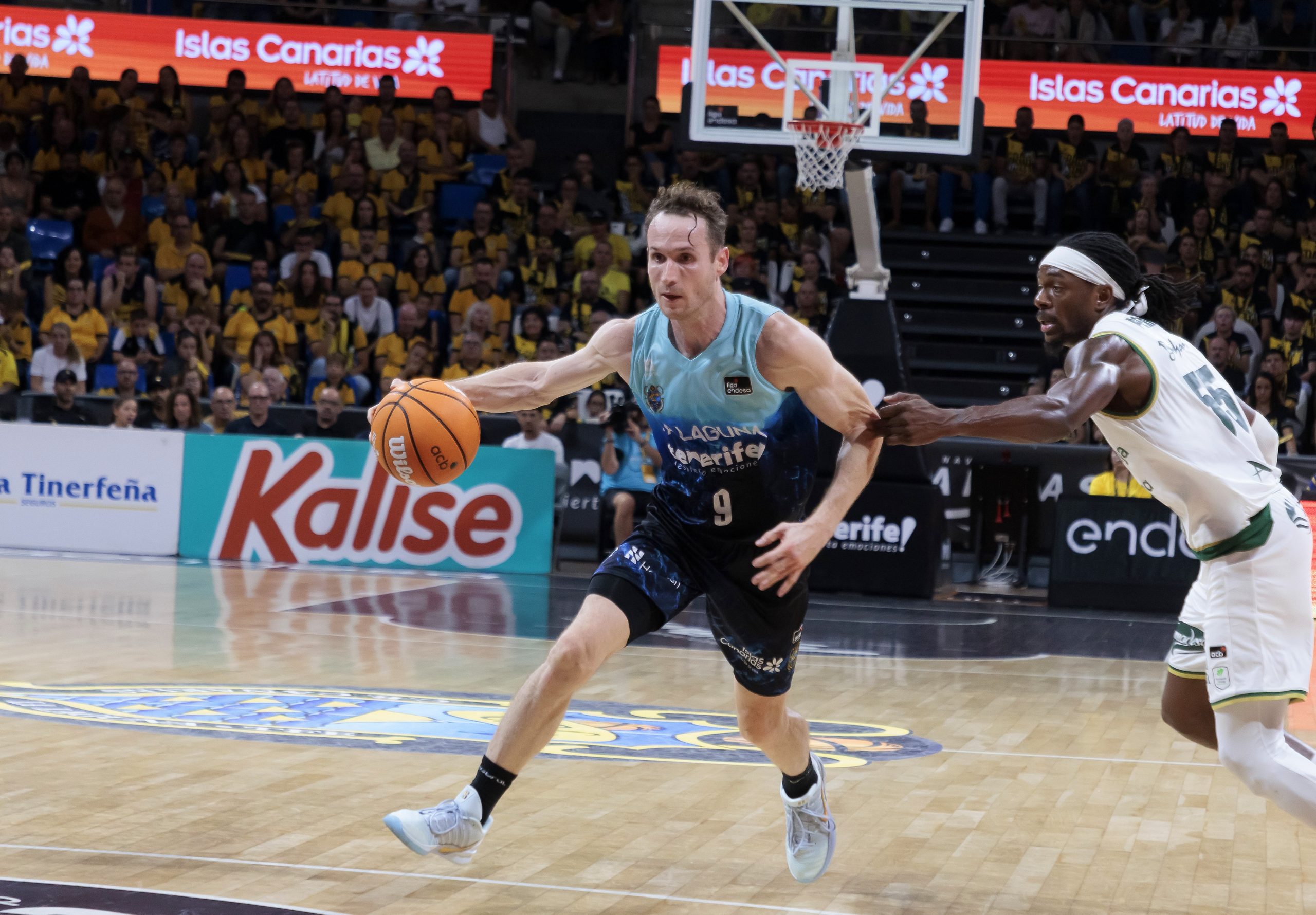 Noticia Un muro que derribar