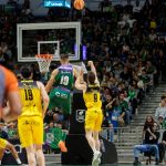 La Laguna Tenerife 'asalta' el Carpena con una exhibición coral (10)