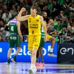 La Laguna Tenerife 'asalta' el Carpena con una exhibición coral (17)