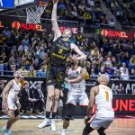 La Laguna Tenerife 'golpea' primero (5)