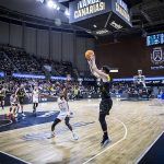 La Laguna Tenerife 'golpea' primero (9)