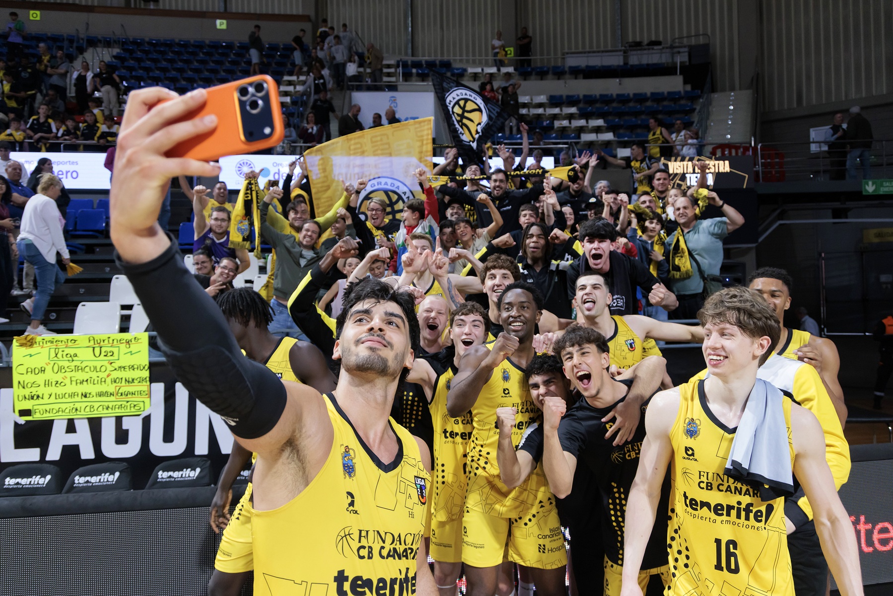 Ir a la noticia El filial pinta el derbi de aurinegro