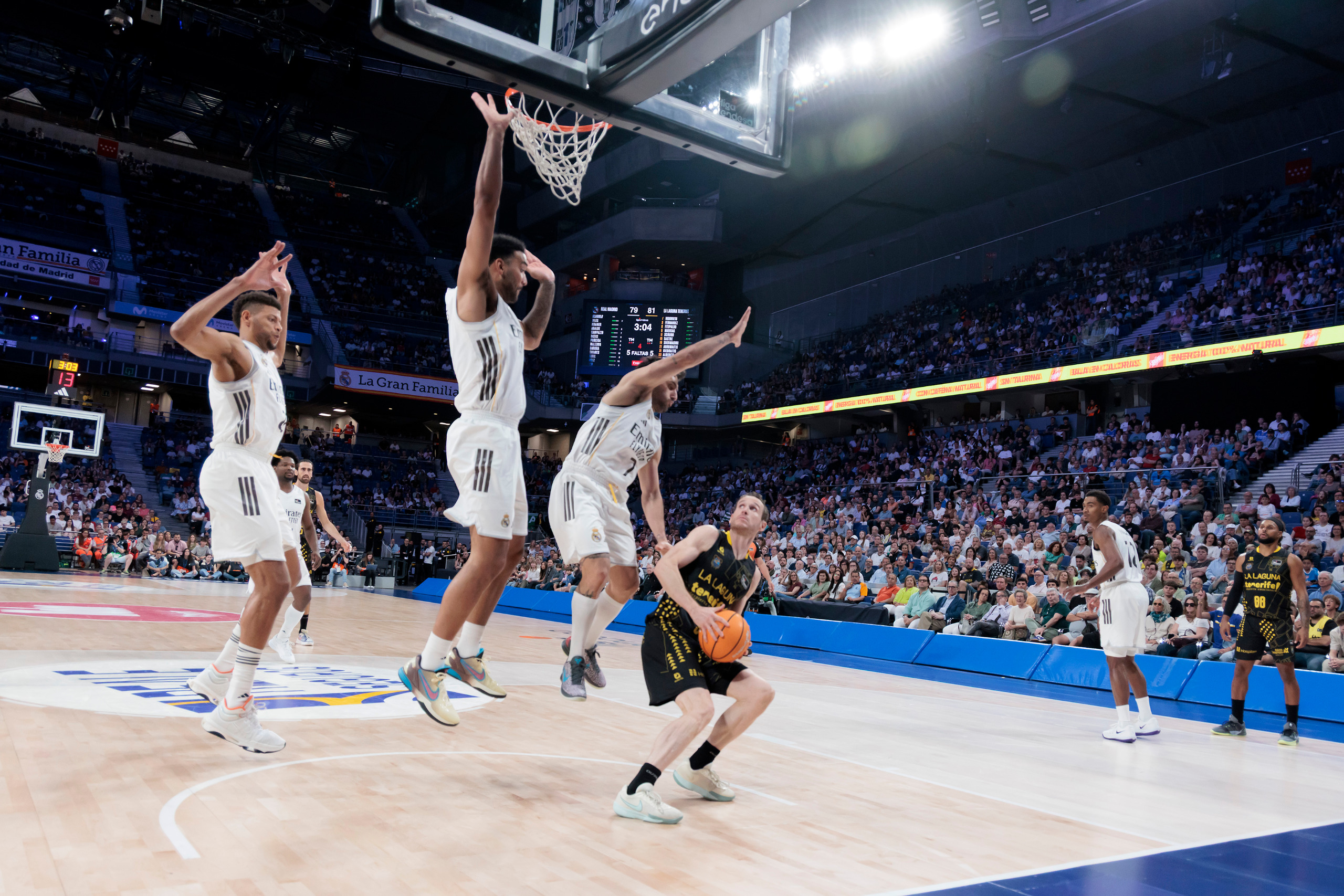 Noticia La Laguna Tenerife 'asalta' el fortín del líder