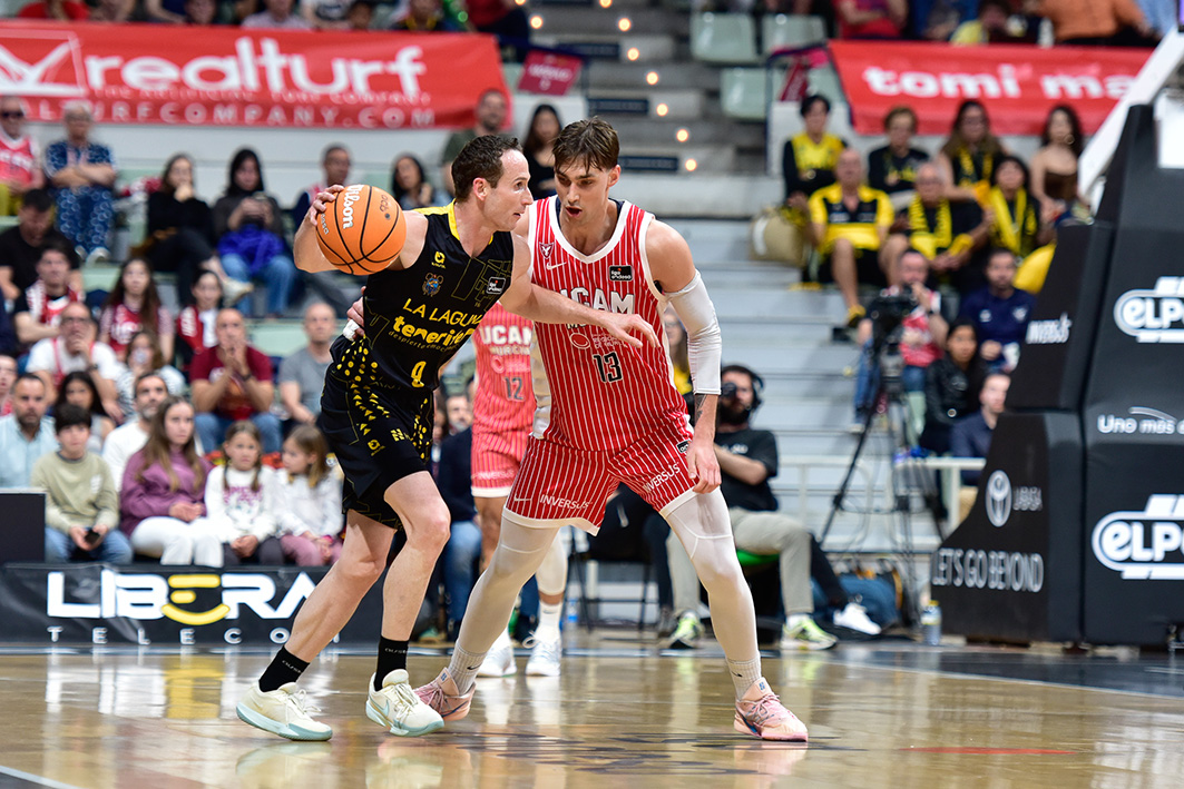 Noticia La Laguna Tenerife cede en el último cuarto