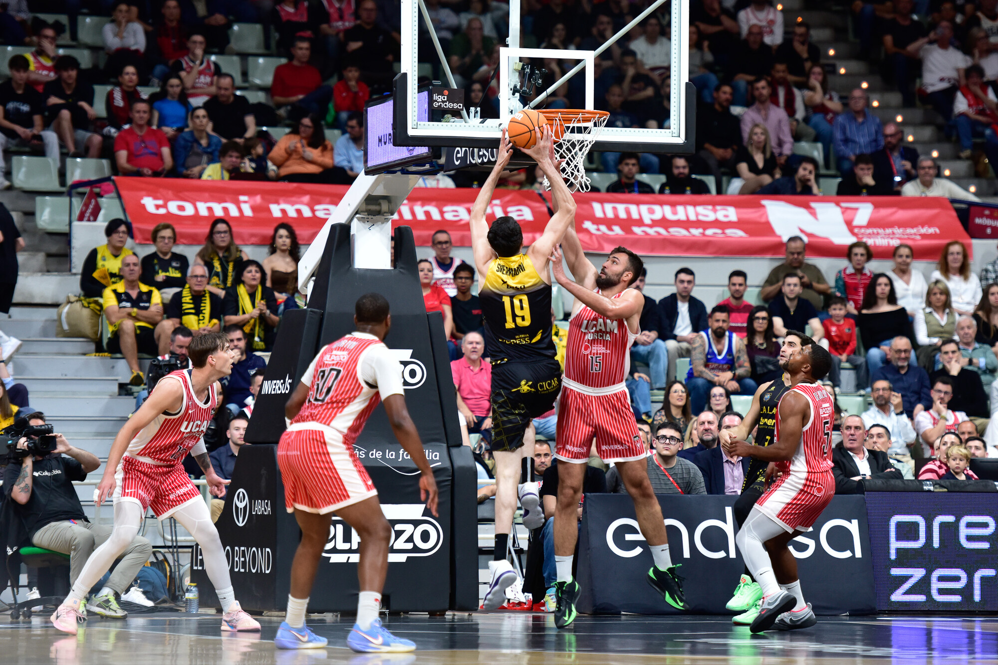 Ir a la noticia Cae en la recta final