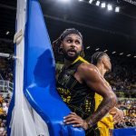 Derrota en el derbi (12)