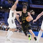 La Laguna Tenerife 'asalta' el Movistar Arena en una noche histórica (8)