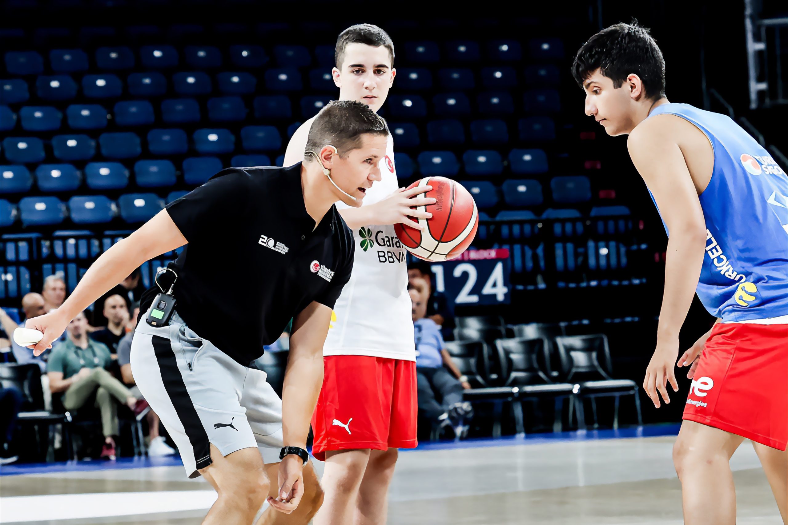Jaka Lakovic participa en el Clinic Internacional de Entrenadores de Estambul