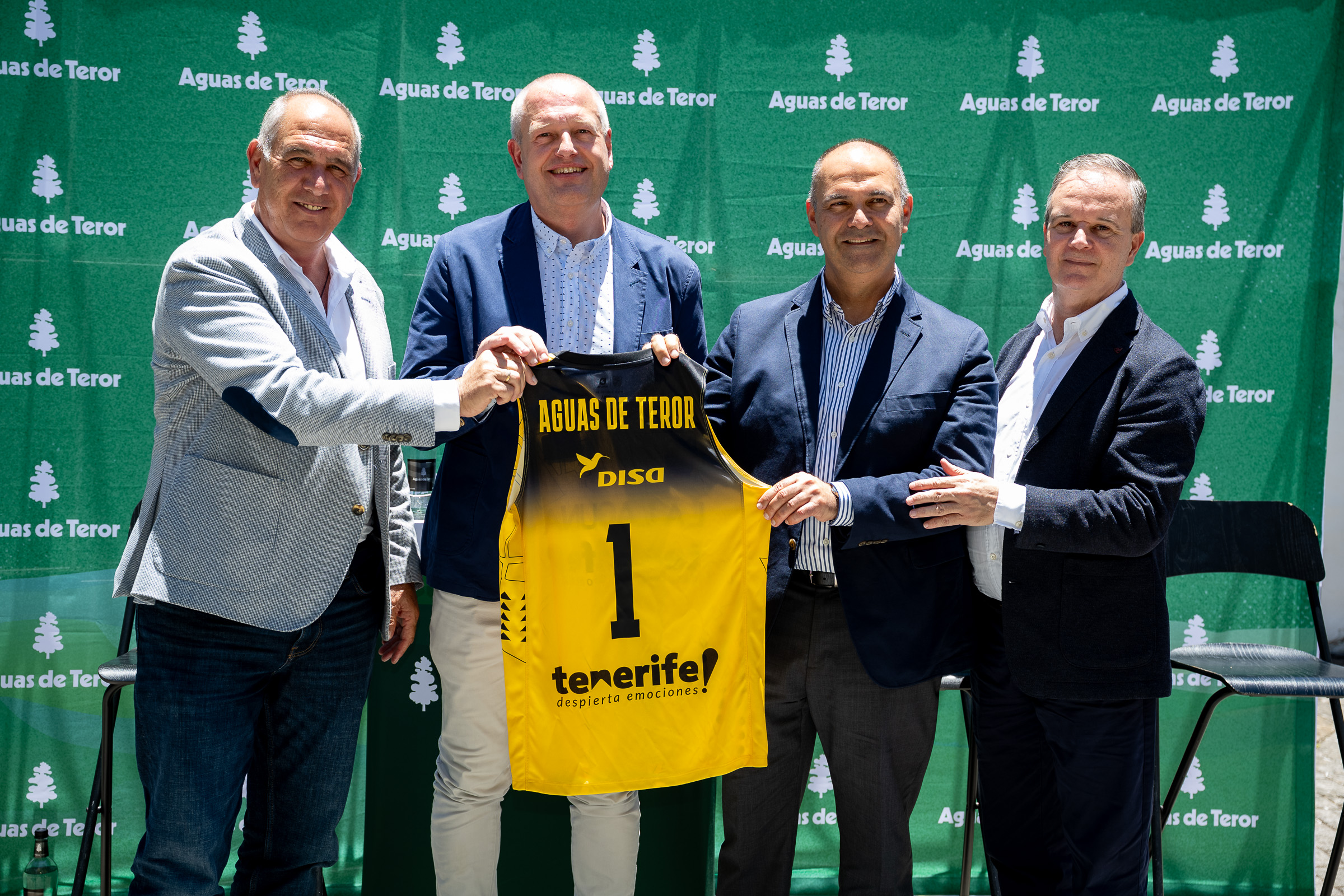 Noticia Aguas de Teror, nueva agua oficial del proyecto canarista