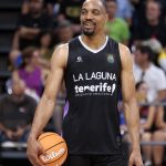 Afición y equipo se funden en una tarde especial (6)