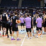 Afición y equipo se funden en una tarde especial (9)