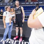 Afición y equipo se funden en una tarde especial (16)