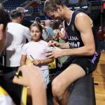 Afición y equipo se funden en una tarde especial (19)