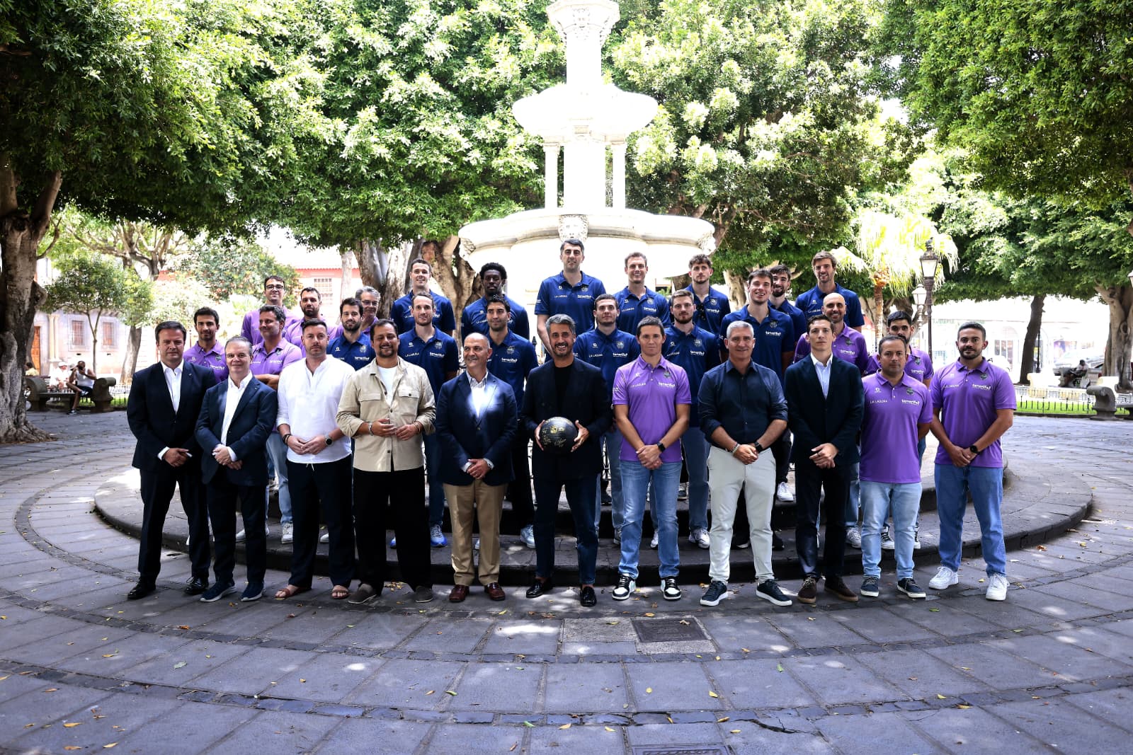 Noticia Tradicional visita al Santísimo Cristo de La Laguna y recepción institucional