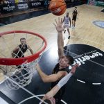 La Laguna Tenerife 'tumba' al líder Baskonia con un gran último cuarto (1)