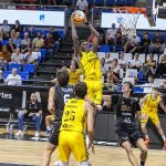 Coraje y defensa para sumar la primera (13)