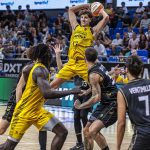 Coraje y defensa para sumar la primera (14)