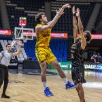 Coraje y defensa para sumar la primera (17)