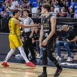 Coraje y defensa para sumar la primera (20)
