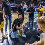 Coraje y defensa para sumar la primera (21)