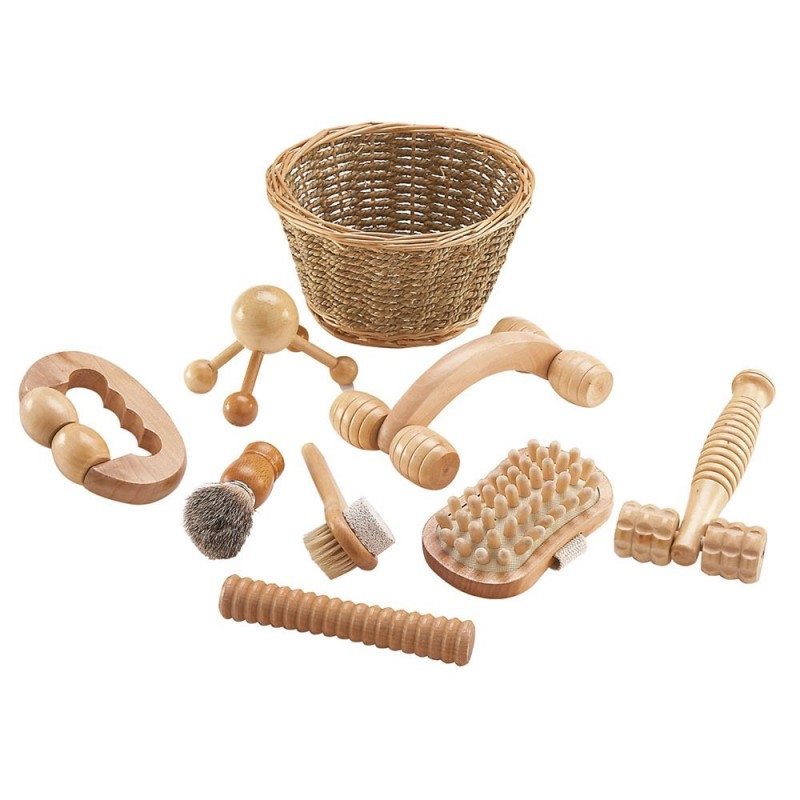 Varios masajeadores de madera