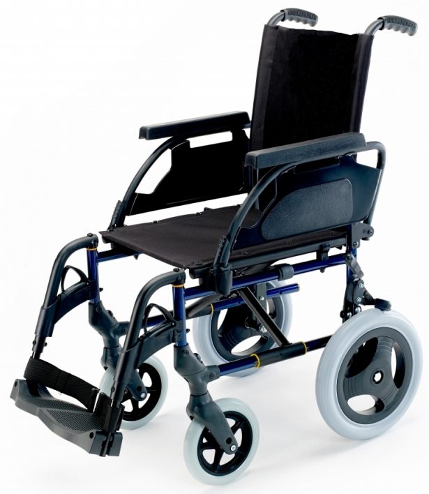 Silla de ruedas Breezy Premium color azul marino