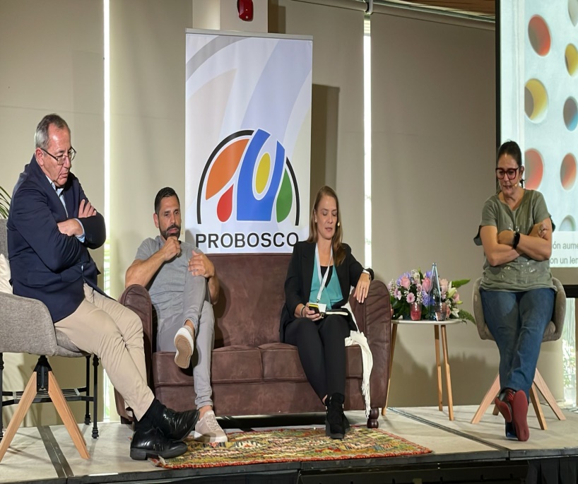 Responsable del Civat y del Área de ITS junto a otros participantes