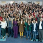 Foto de familia en las jornadas de clausura de Barrios por el Empleo: Juntos más Fuertes 2019, celebradas en el Recinto Ferial de Santa Cruz de Tenerife