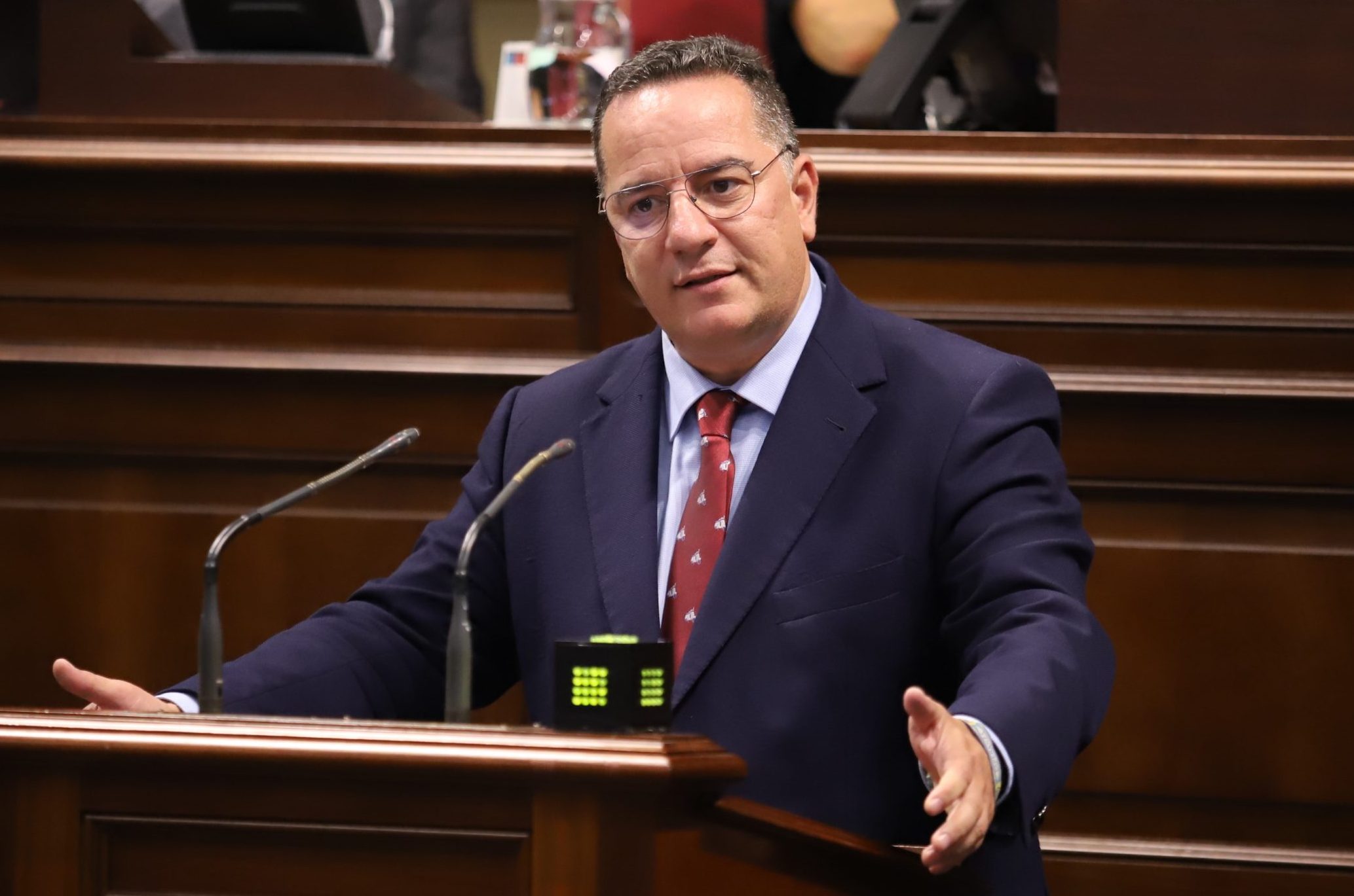 Imagen PoliSuarezNuezPleno-scaled-e1664536994229.jpg
