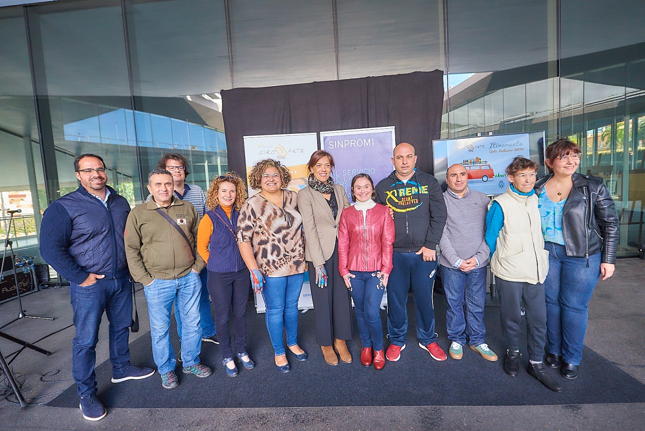 Foto de los alumnos y personal de Sinpromi