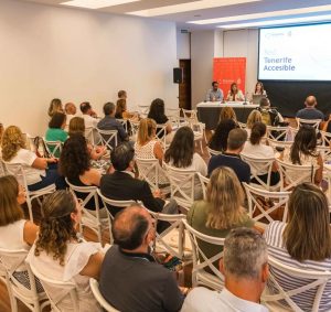 Foto de la constitución de la Red Tenerife Accesible